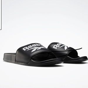 Reebok Classic Slides. Mens black